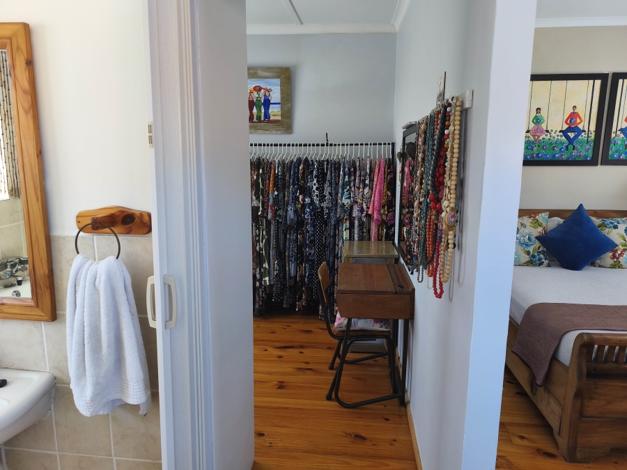 5 Bedroom Property for Sale in Perlemoenbaai Western Cape